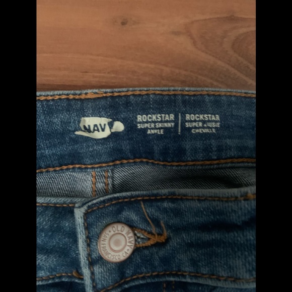 Distressed Old Navy Jeans ๐ Ankle-cut! - Picture 5 of 5
